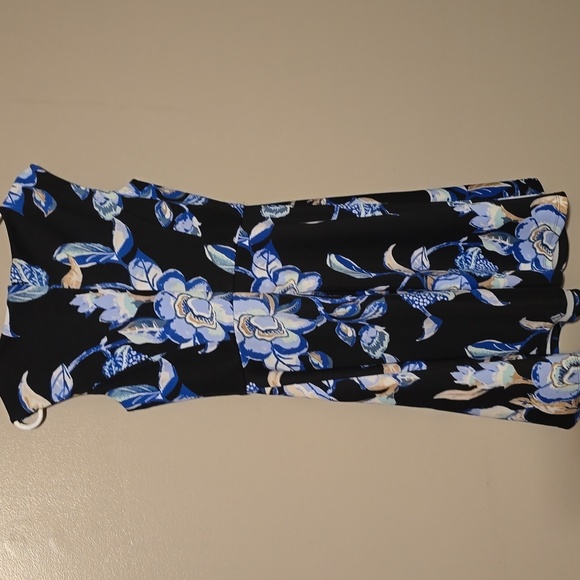 White House Black Market Dress Womens 0 Black Floral Sleeveless Scuba - Picture 4 of 4